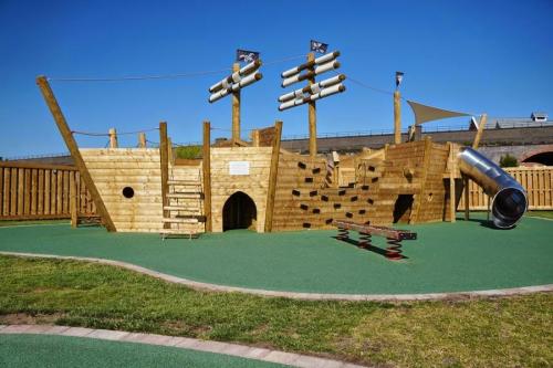 Creative Play (UK) Ltd.