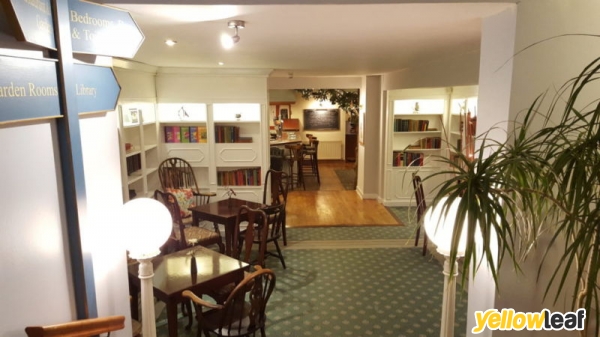 Apple Tree Hotel