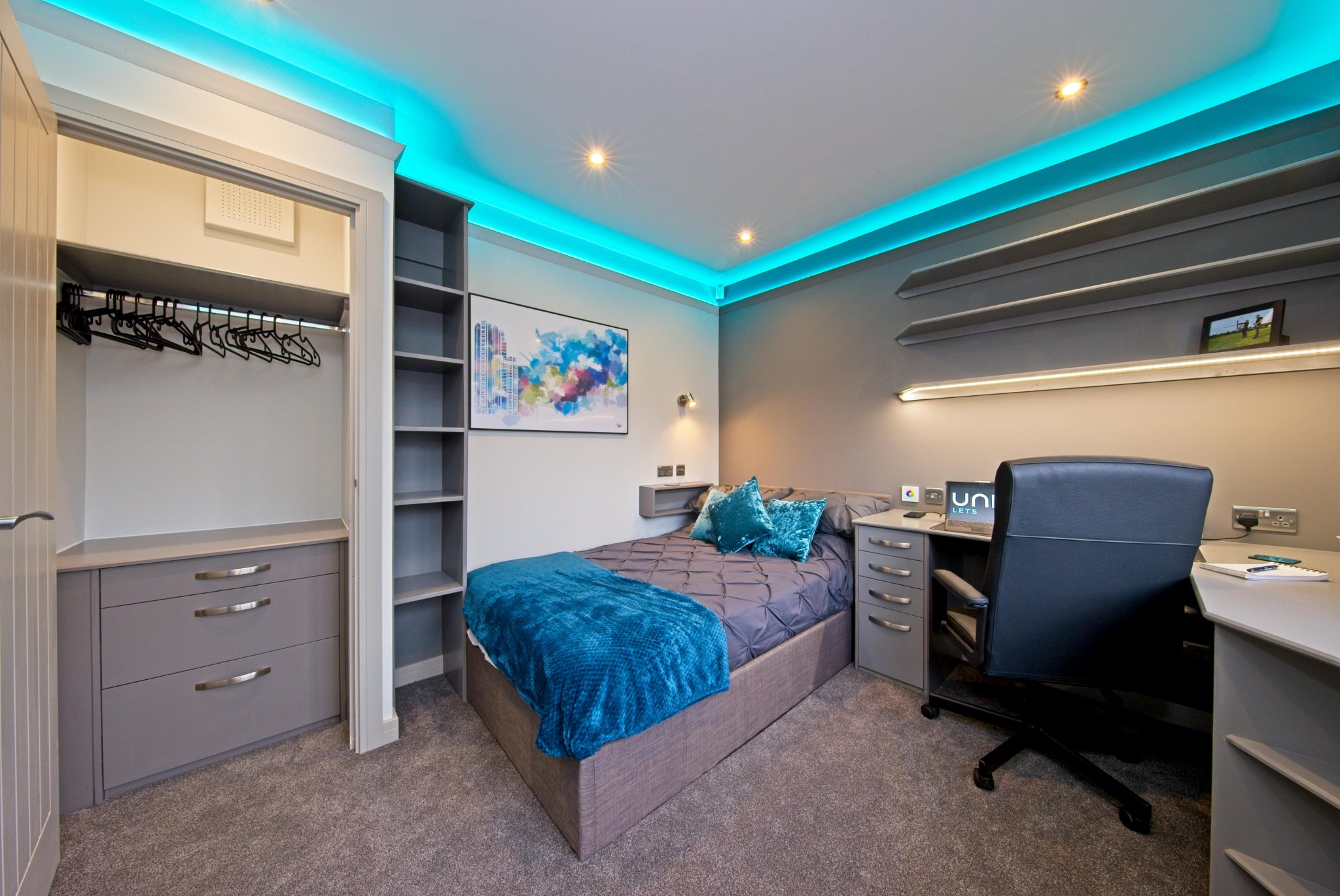 UniQ Lets