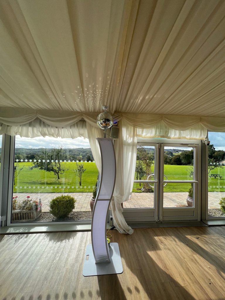 Alastair Reay Events Disco Dj & Wedding Host