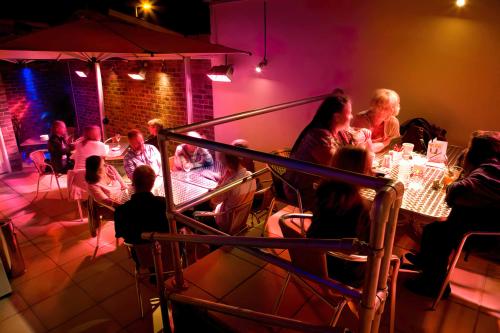 Zari Restaurant | Crawley