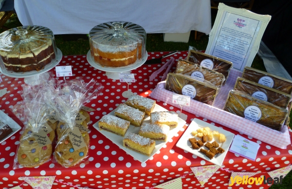 Lauras Scrumptious Cakes
