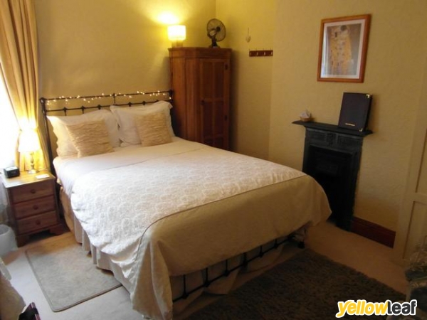 Anton Guest House Bed And Breakfast