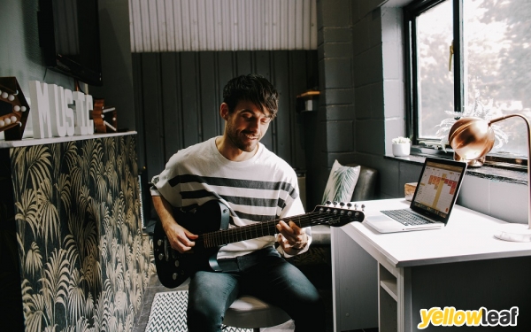 Sean Bishop Guitar Tutor