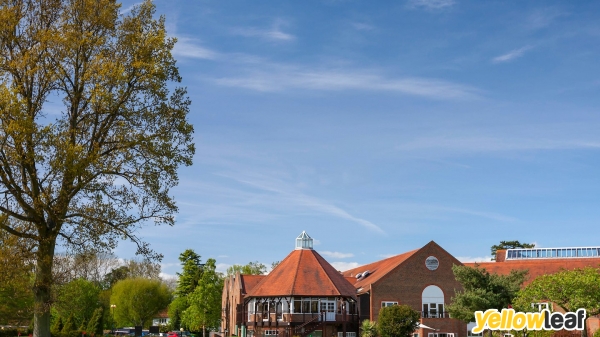 Tudor Park Marriott Hotel & Country Club