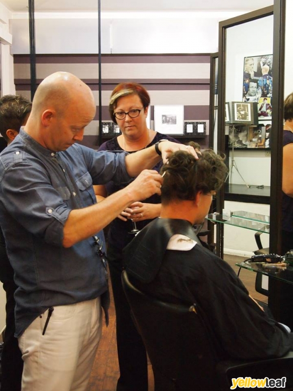 Frankie Cochrane Hair Salon and Hair Replacement Systems