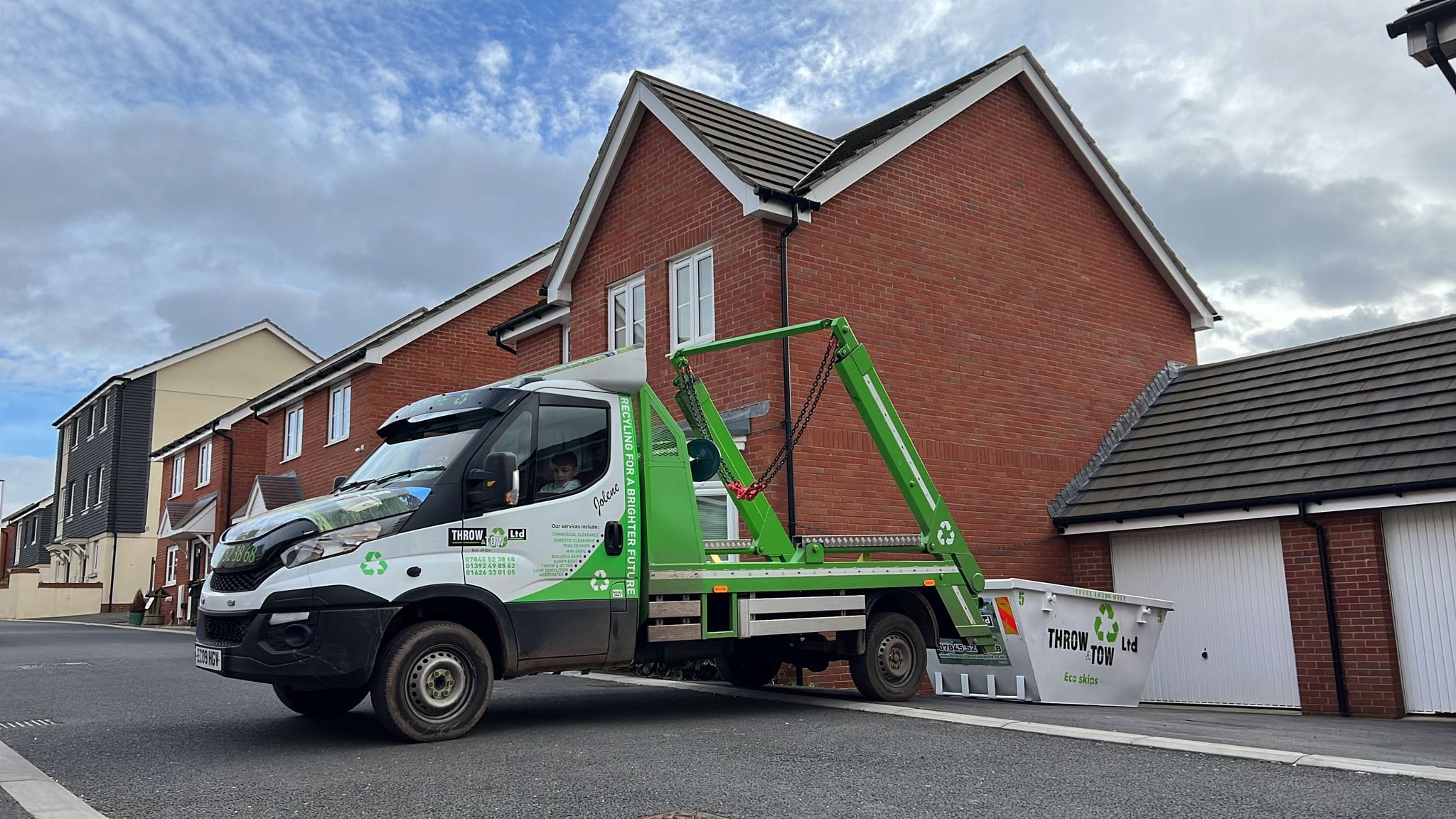 Throw & Tow Eco Skips