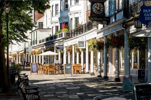 Presence & Co. Estate Agents