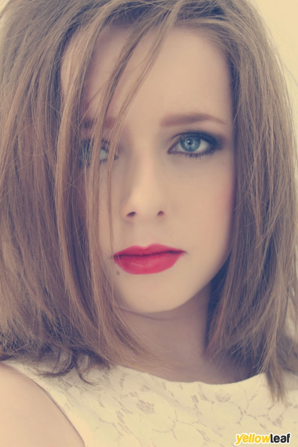 Bujourzee Makeover & Photography Studios