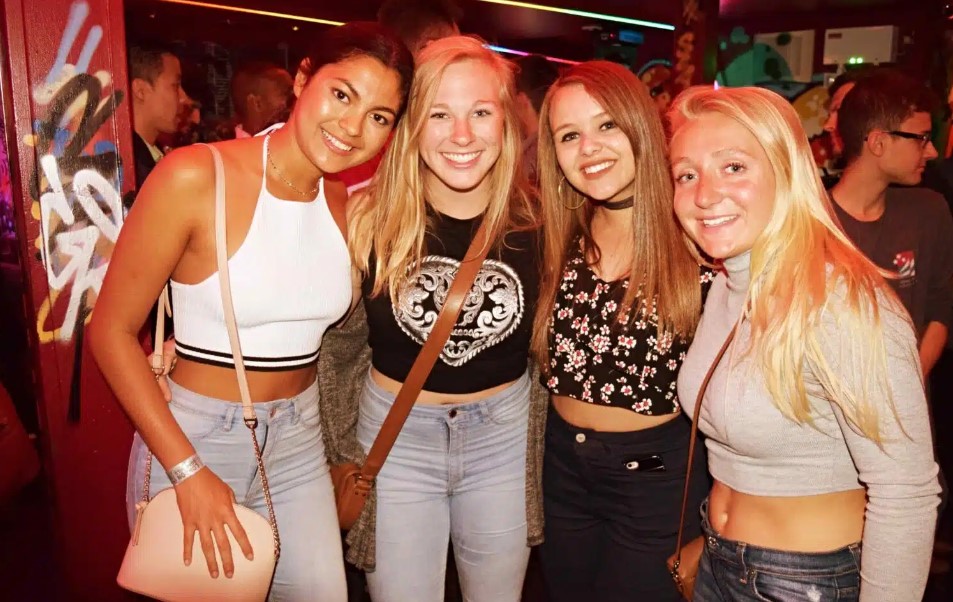 1 Big Night Out London Pub Crawl